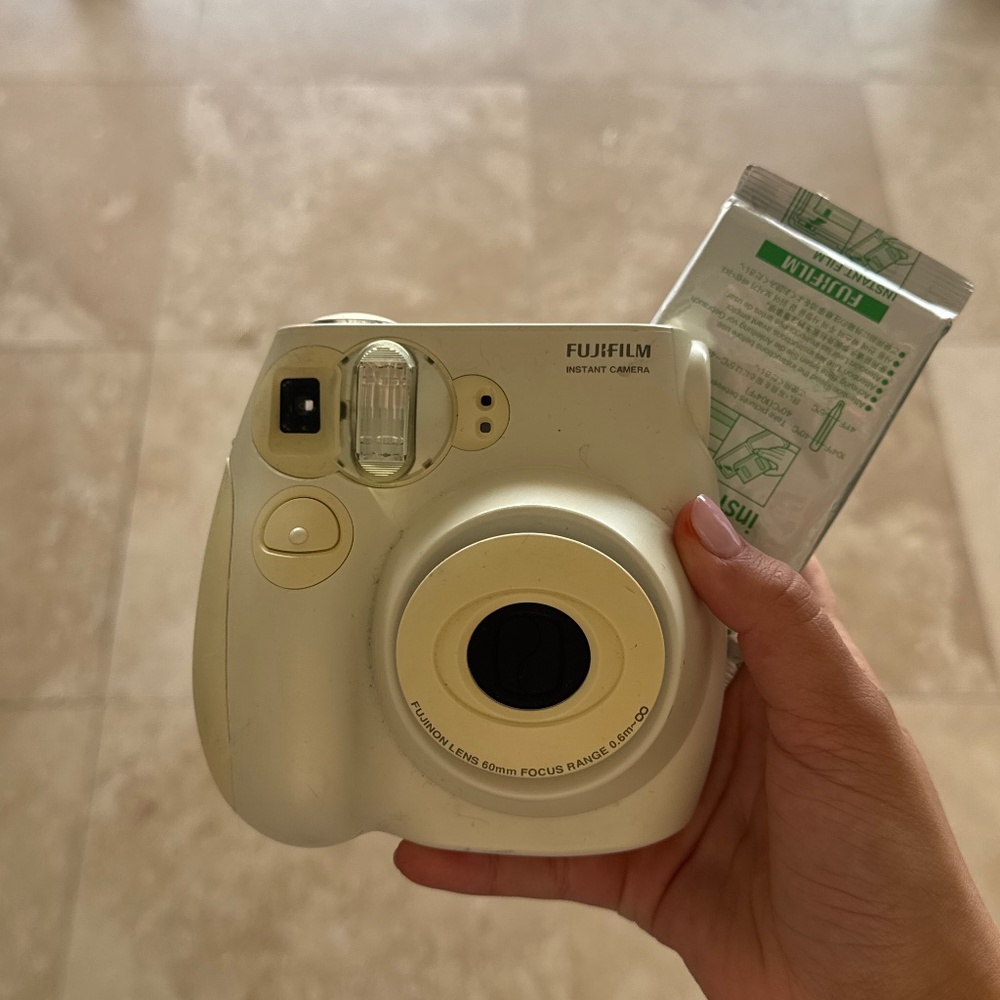 FujiFilm Instax Mini 7s White Camera with Film